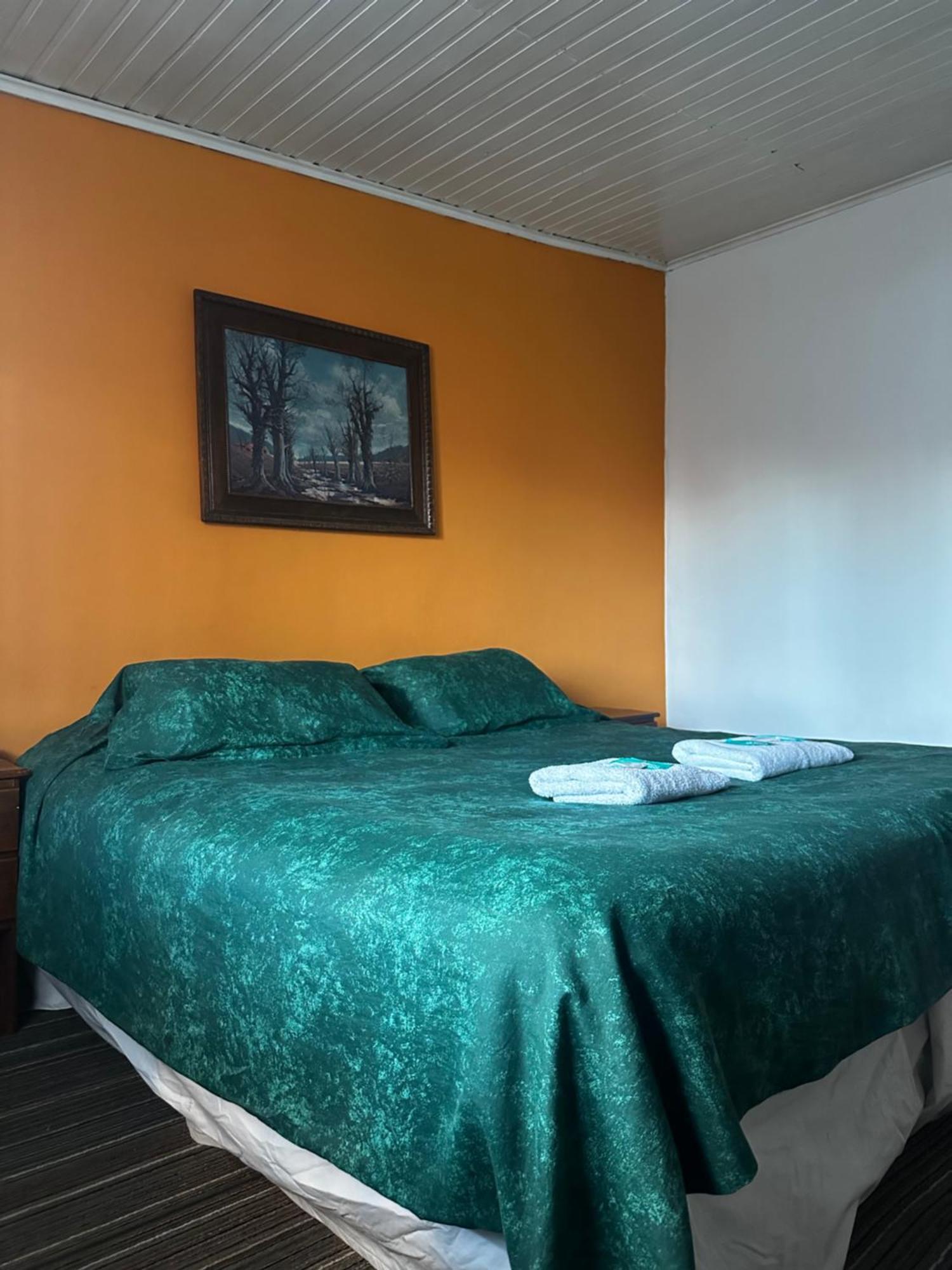 Hotel Amancay, Hostal Patagonico à El Calafate Extérieur photo
